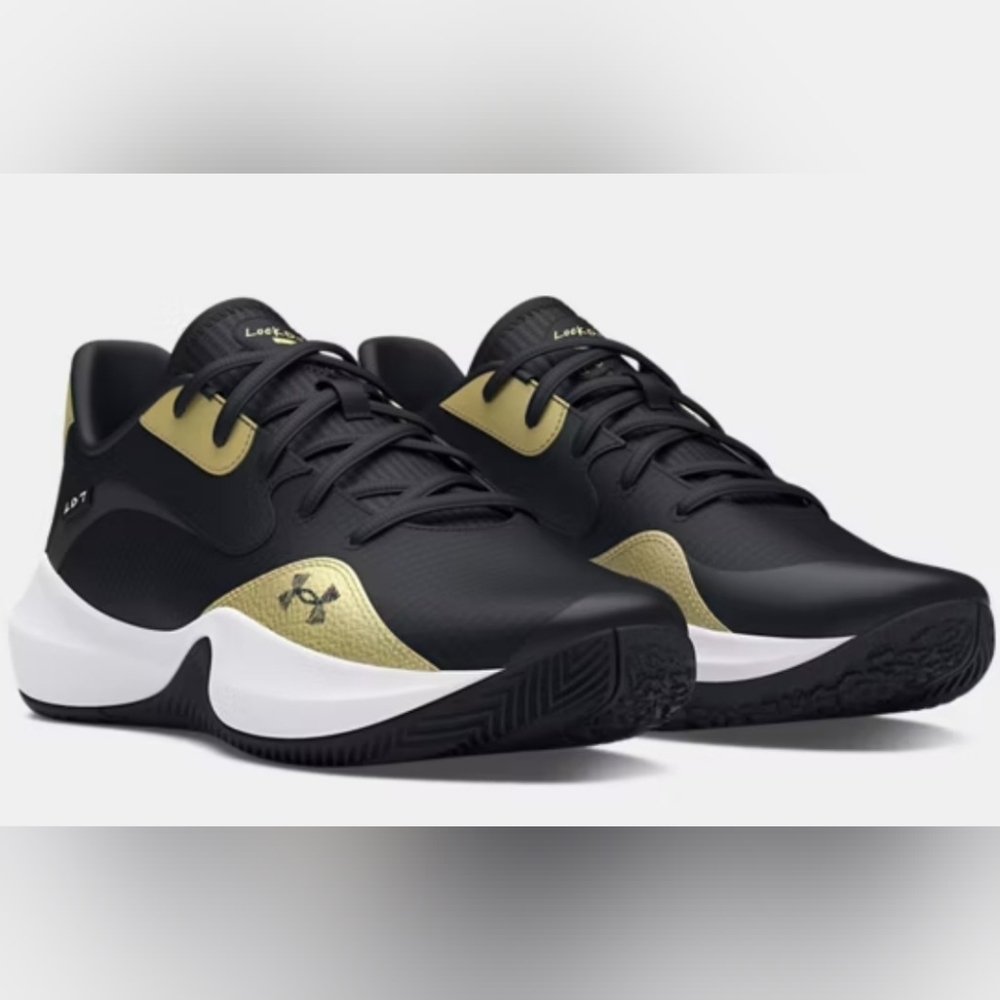 Under Armour Sneakers